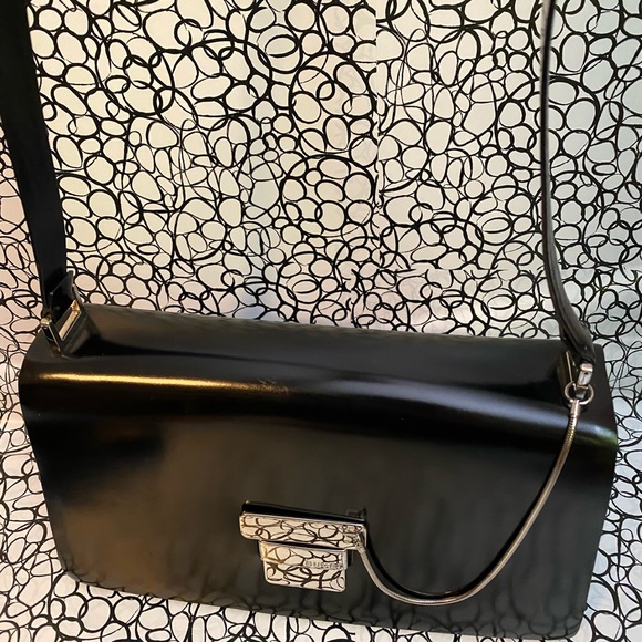 Gucci Shoulder Bag - Picture 10 of 15
